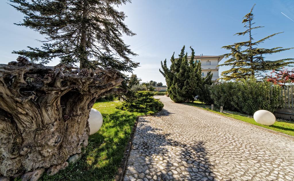 Hotel Country House La Radice Civitanova Marche Buitenkant foto